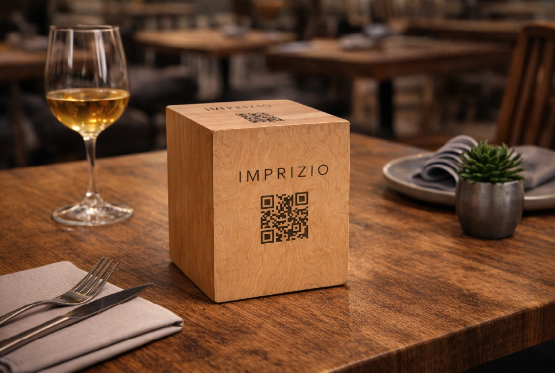 Cube en bois gravé — Évènementiel personnalisé visuel 2 | Imprizio